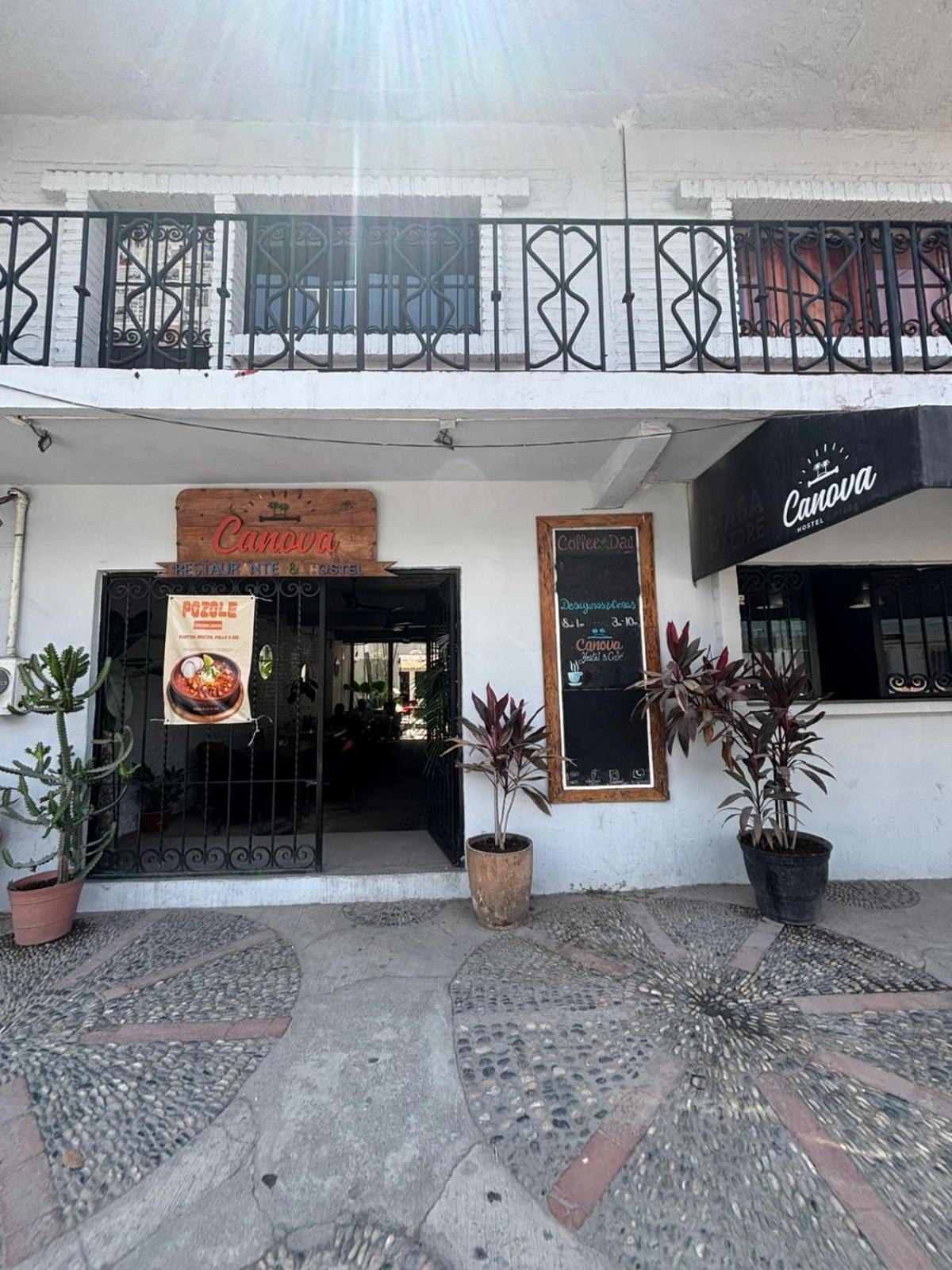 Canova Hostel & Pizza Puerto Vallarta Exterior photo